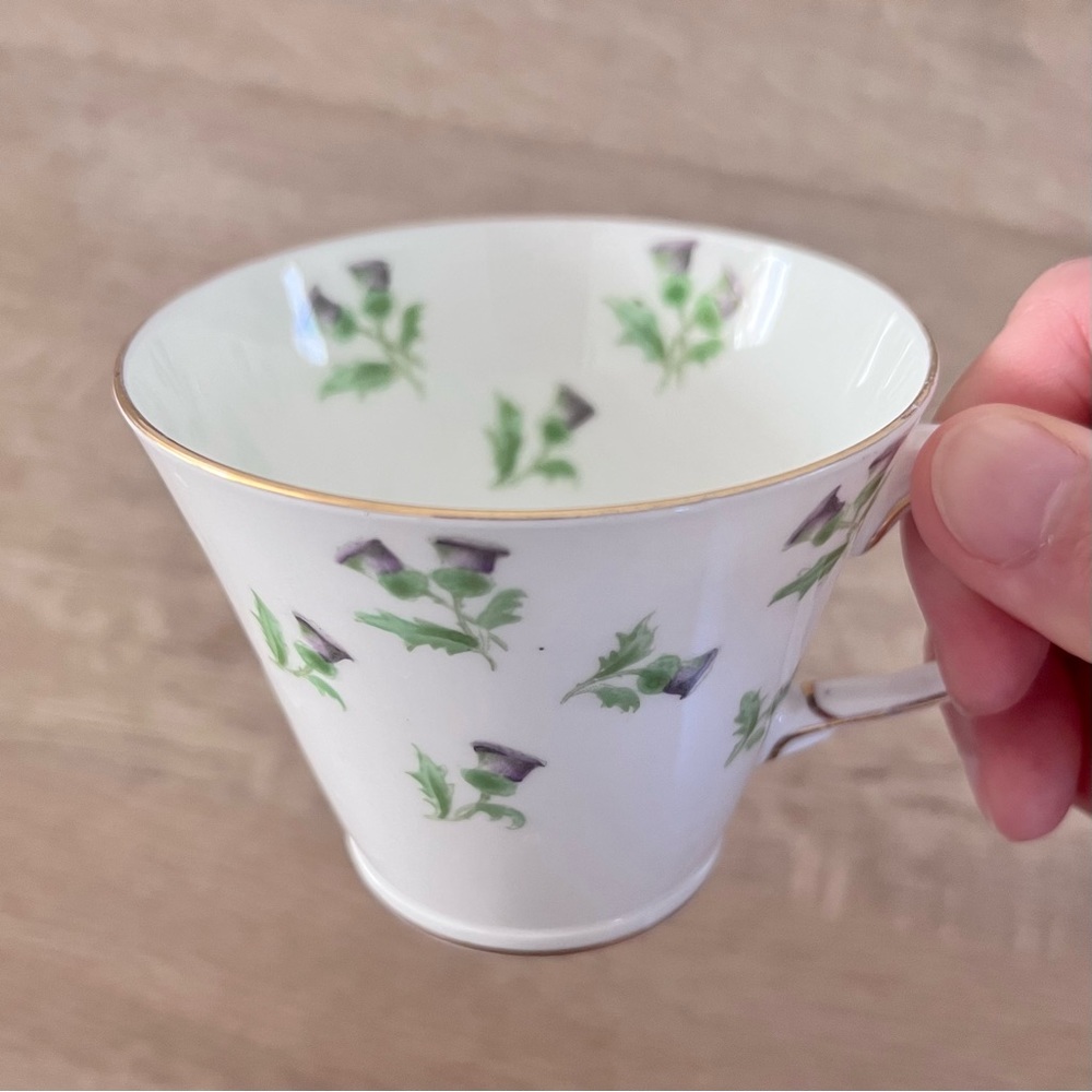 Vintage 1934-1950 Aynsley Fine English Bone‎ China Purple Thistle Flowers TeaCup